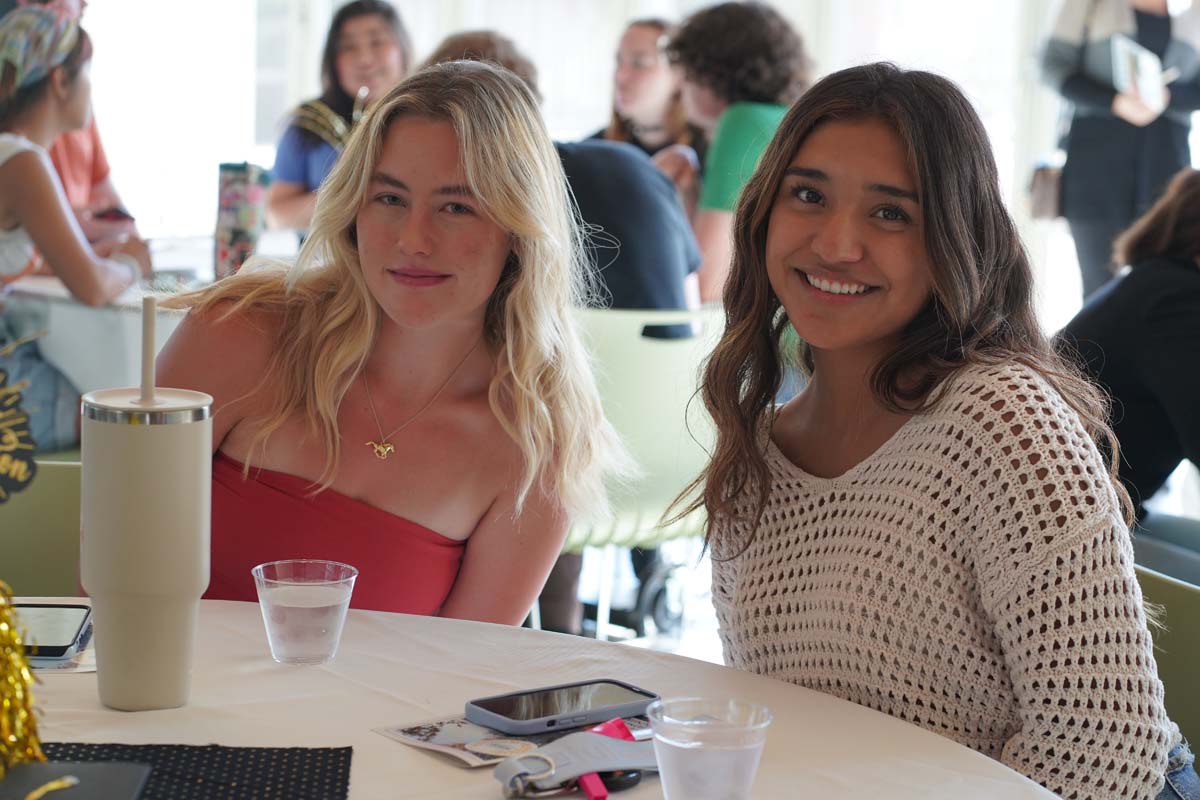 People enjoying the Honors Banquet