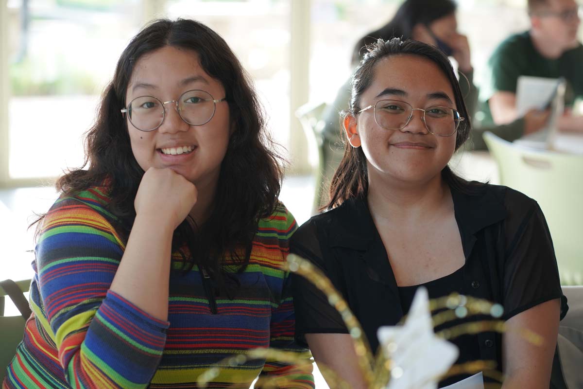 People enjoying the Honors Banquet