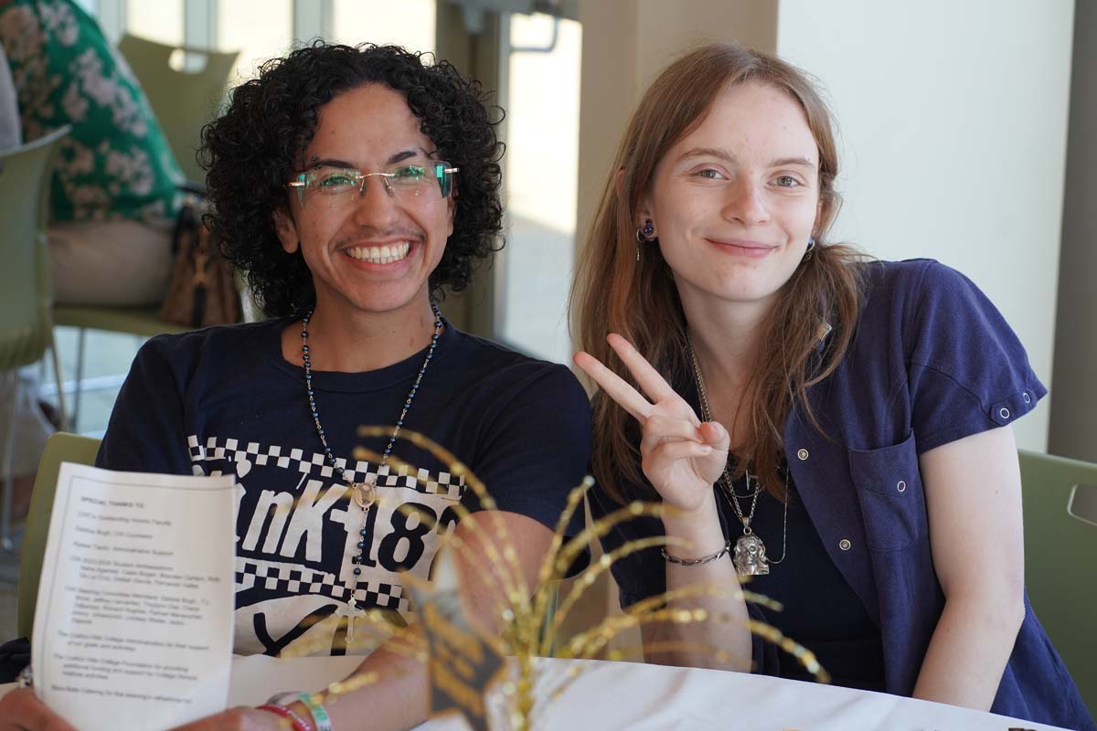 People enjoying the Honors Banquet