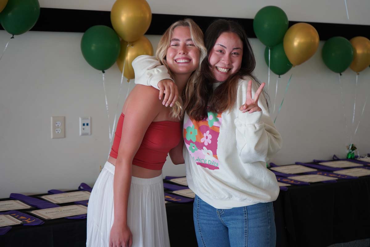 People enjoying the Honors Banquet
