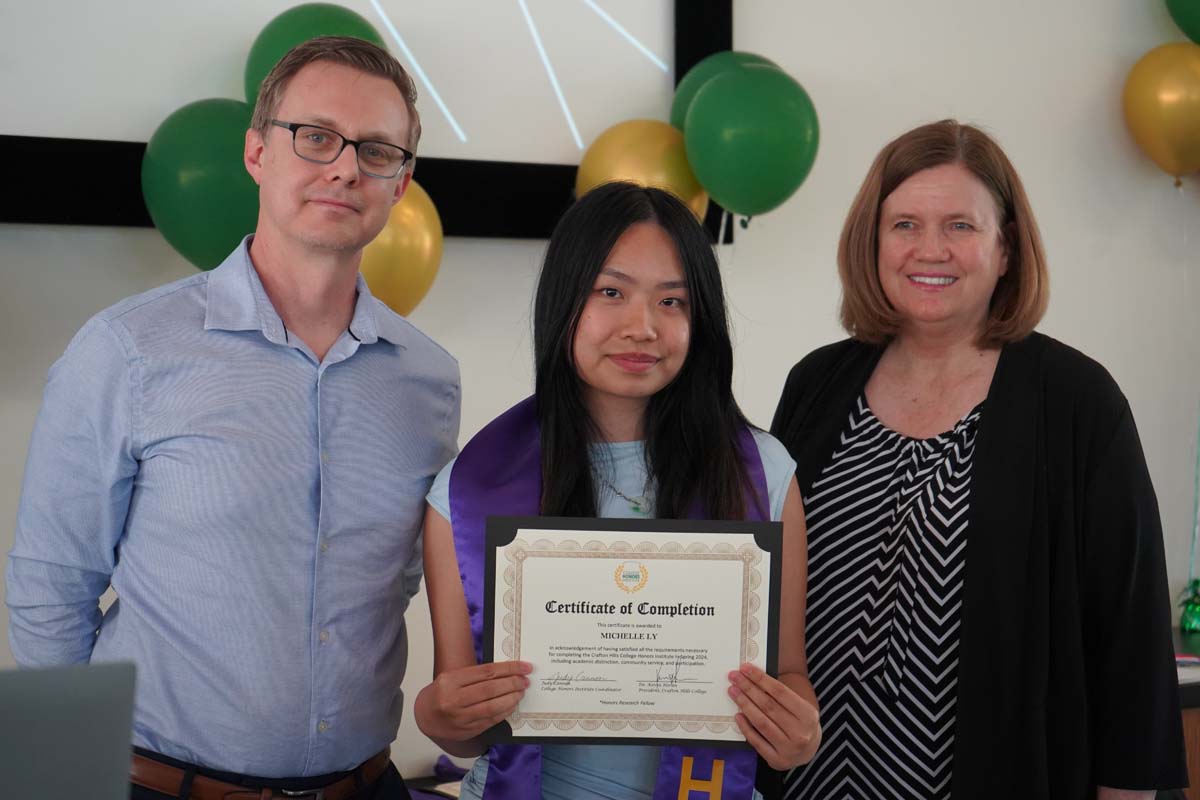 People enjoying the Honors Banquet
