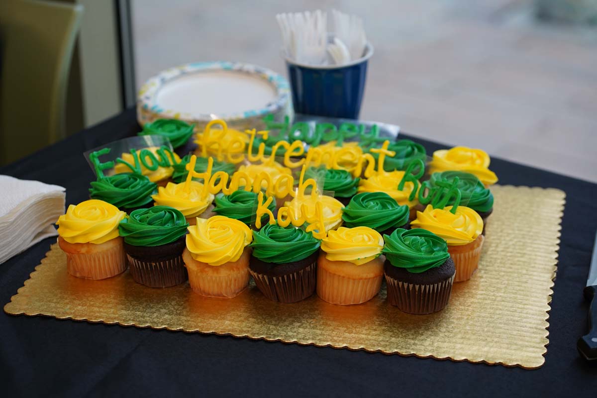 People enjoying the Retiree and Tenure Celebration