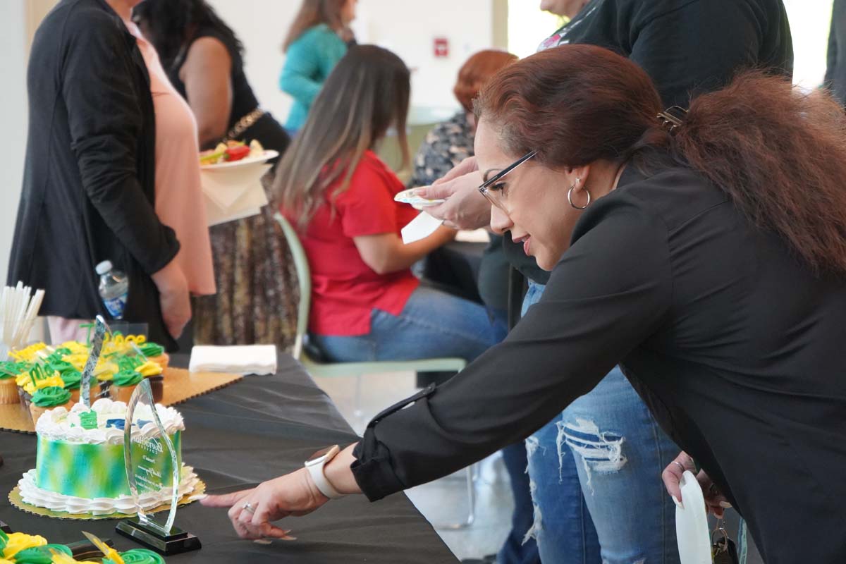 People enjoying the Retiree and Tenure Celebration