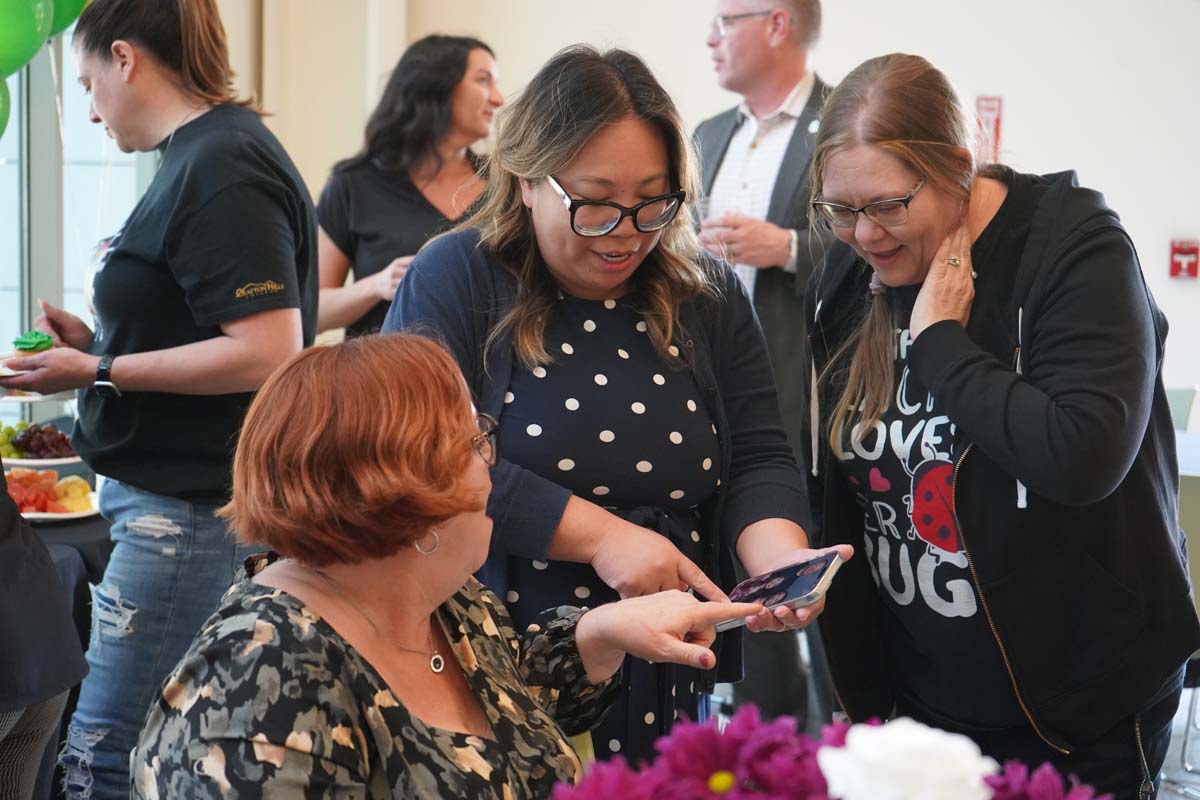 People enjoying the Retiree and Tenure Celebration