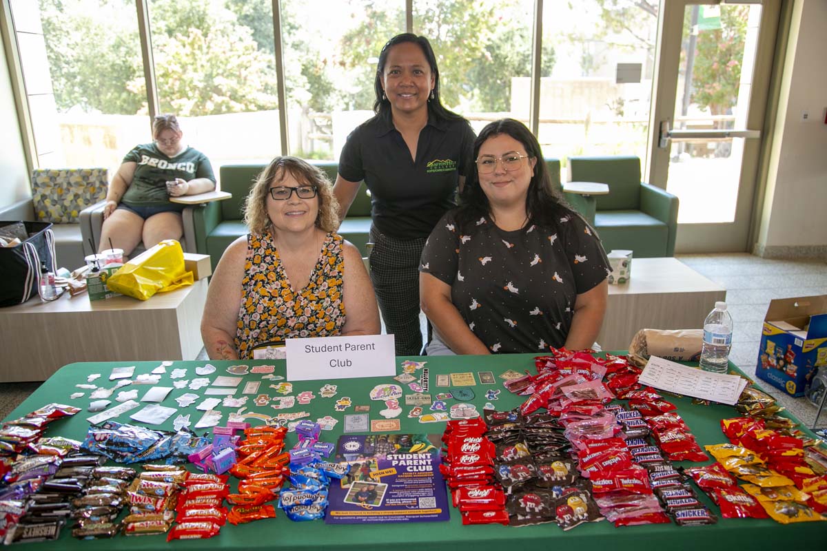 Students at Roadrunner Rally