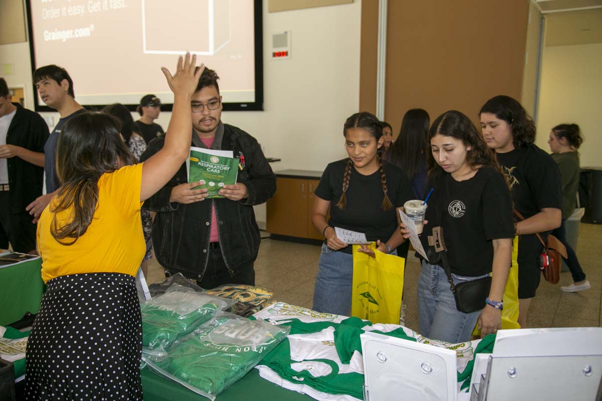 Students at Roadrunner Rally
