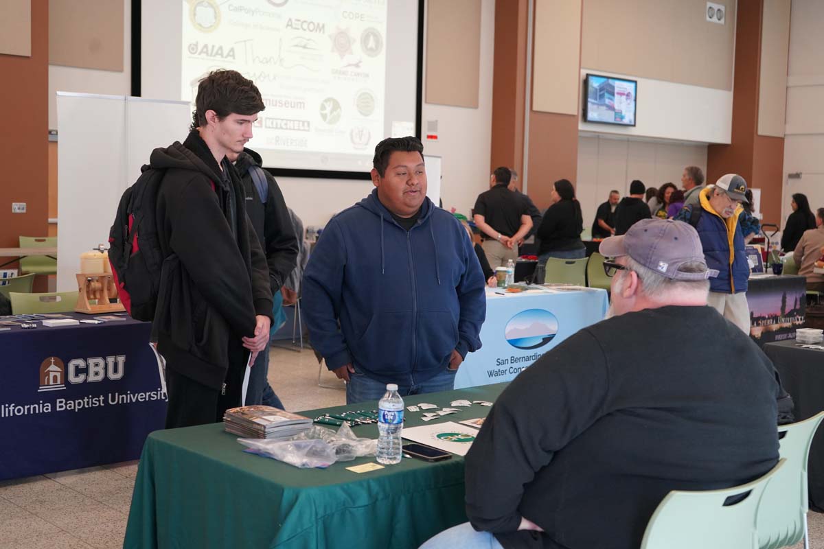 Students attend a STEM Transfer and Career Fair at CHC.