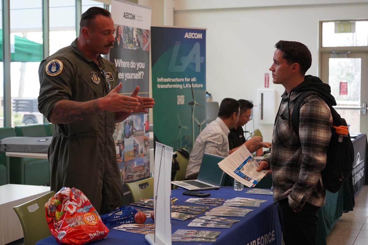 Students attend a STEM Transfer and Career Fair at CHC.