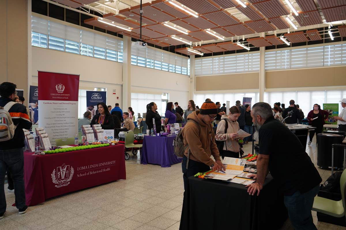 Students attend a STEM Transfer and Career Fair at CHC.