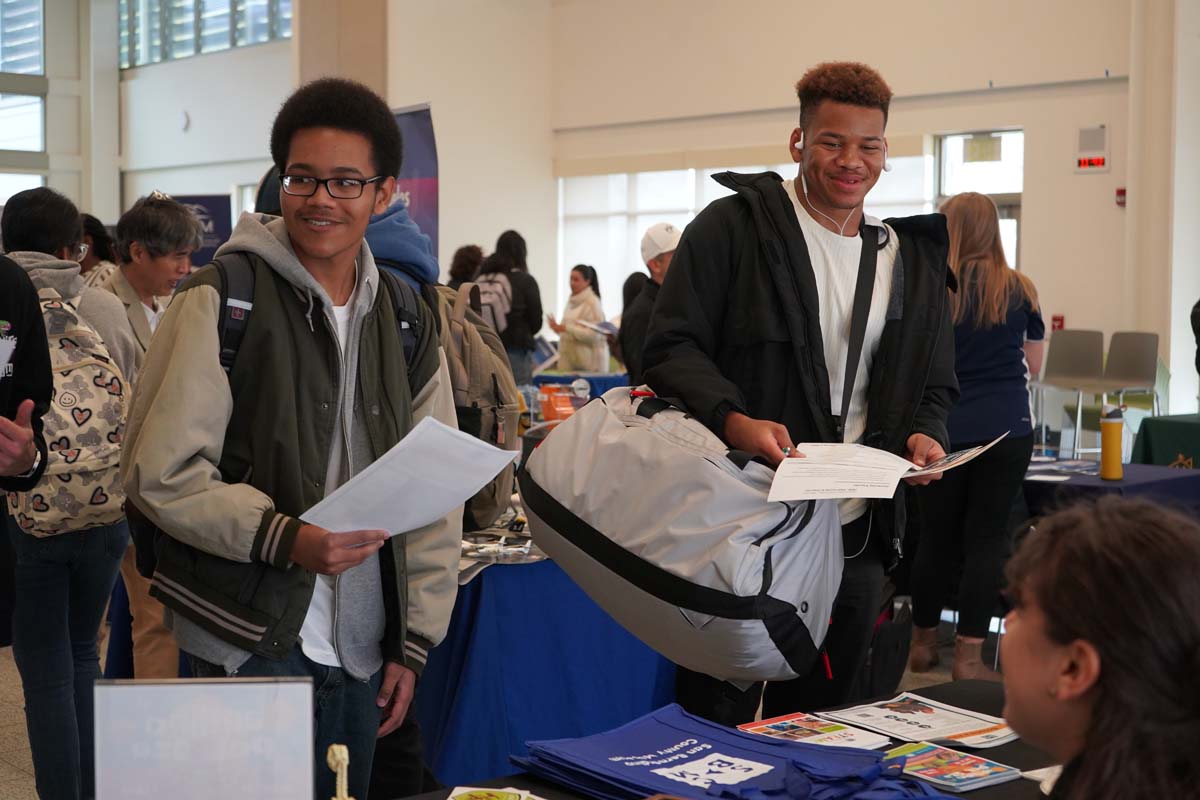 Students attend a STEM Transfer and Career Fair at CHC.