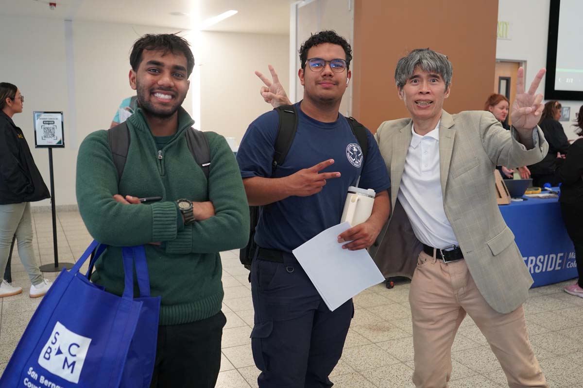 Students attend a STEM Transfer and Career Fair at CHC.