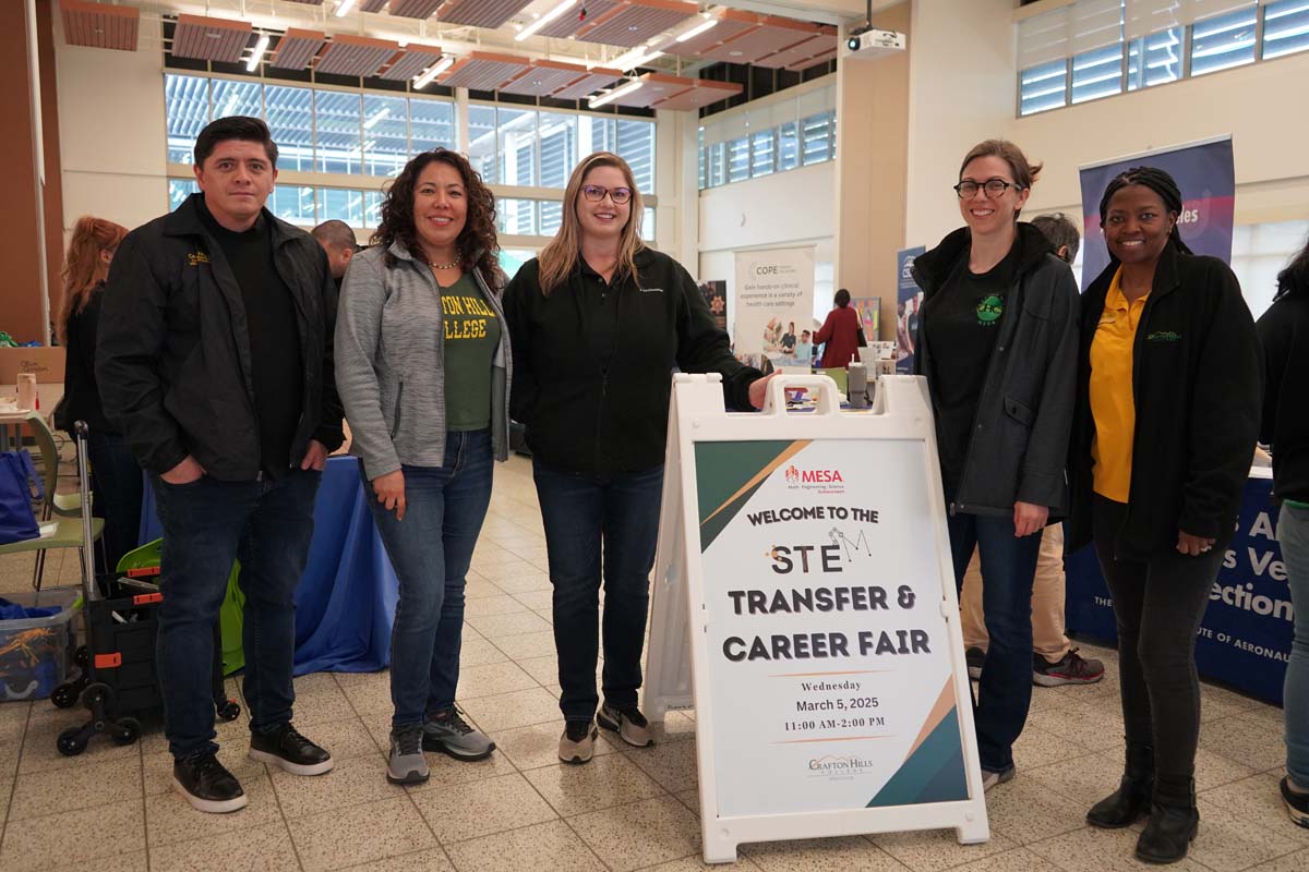 Students attend a STEM Transfer and Career Fair at CHC.