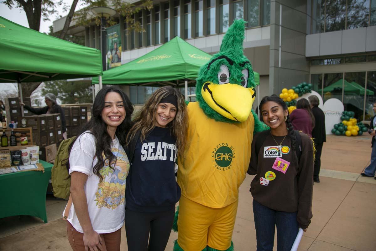 Thrive Fest: Mental Health Resource Fair Photos Thumbnail