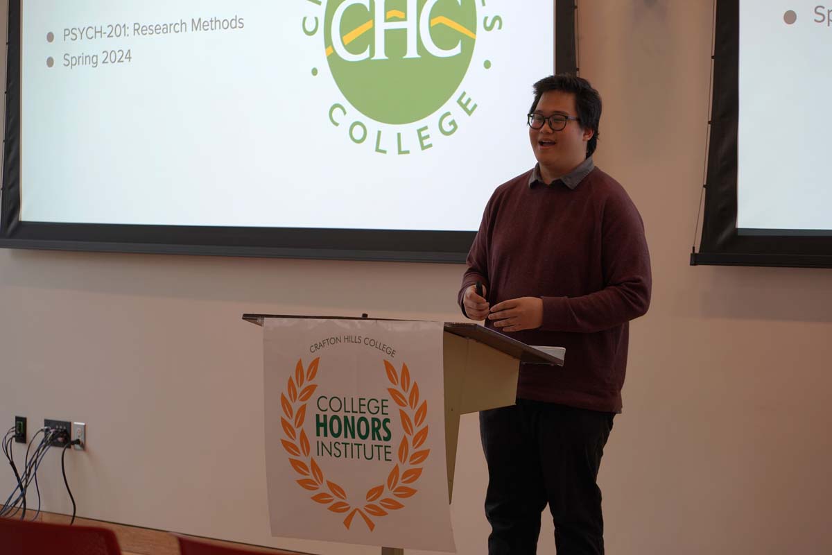 Students present their research at CHC Honors Conference.