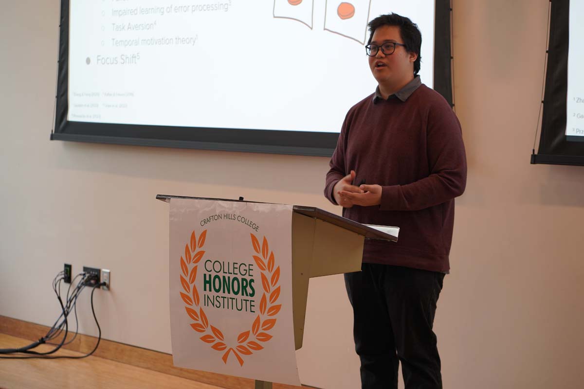 Students present their research at CHC Honors Conference.