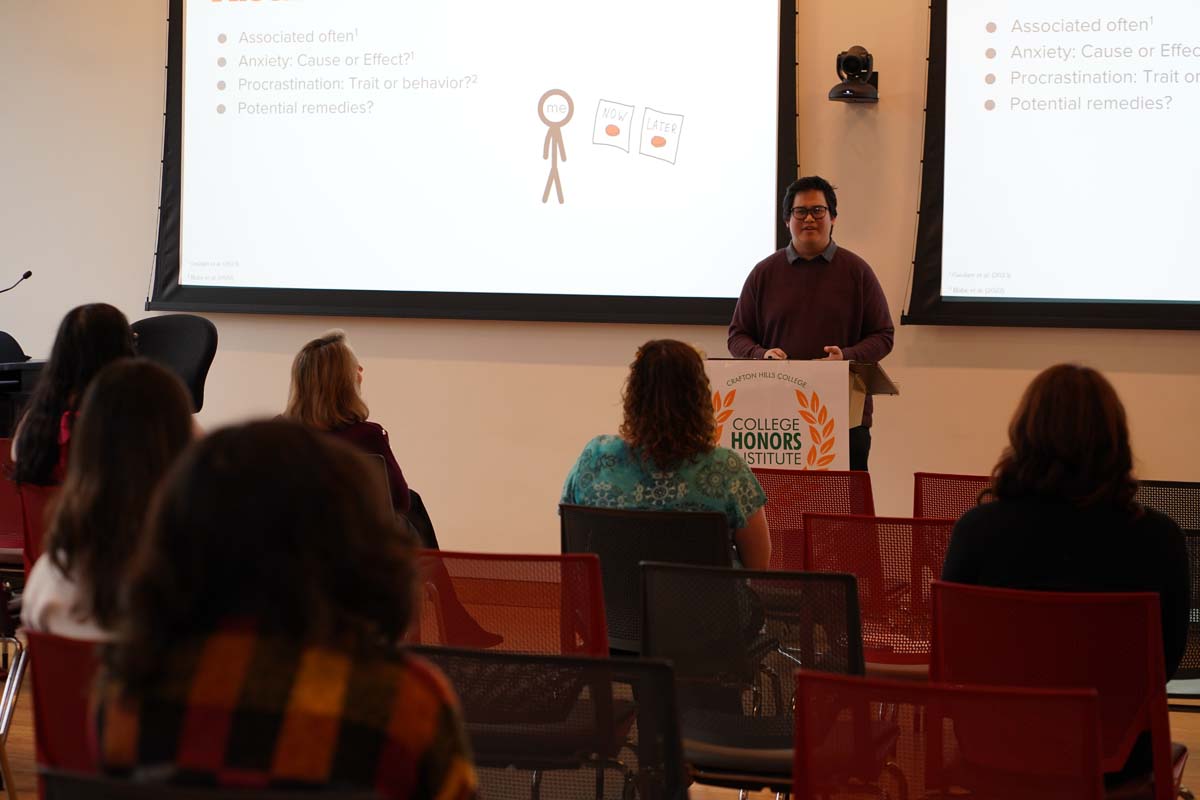 Students present their research at CHC Honors Conference.