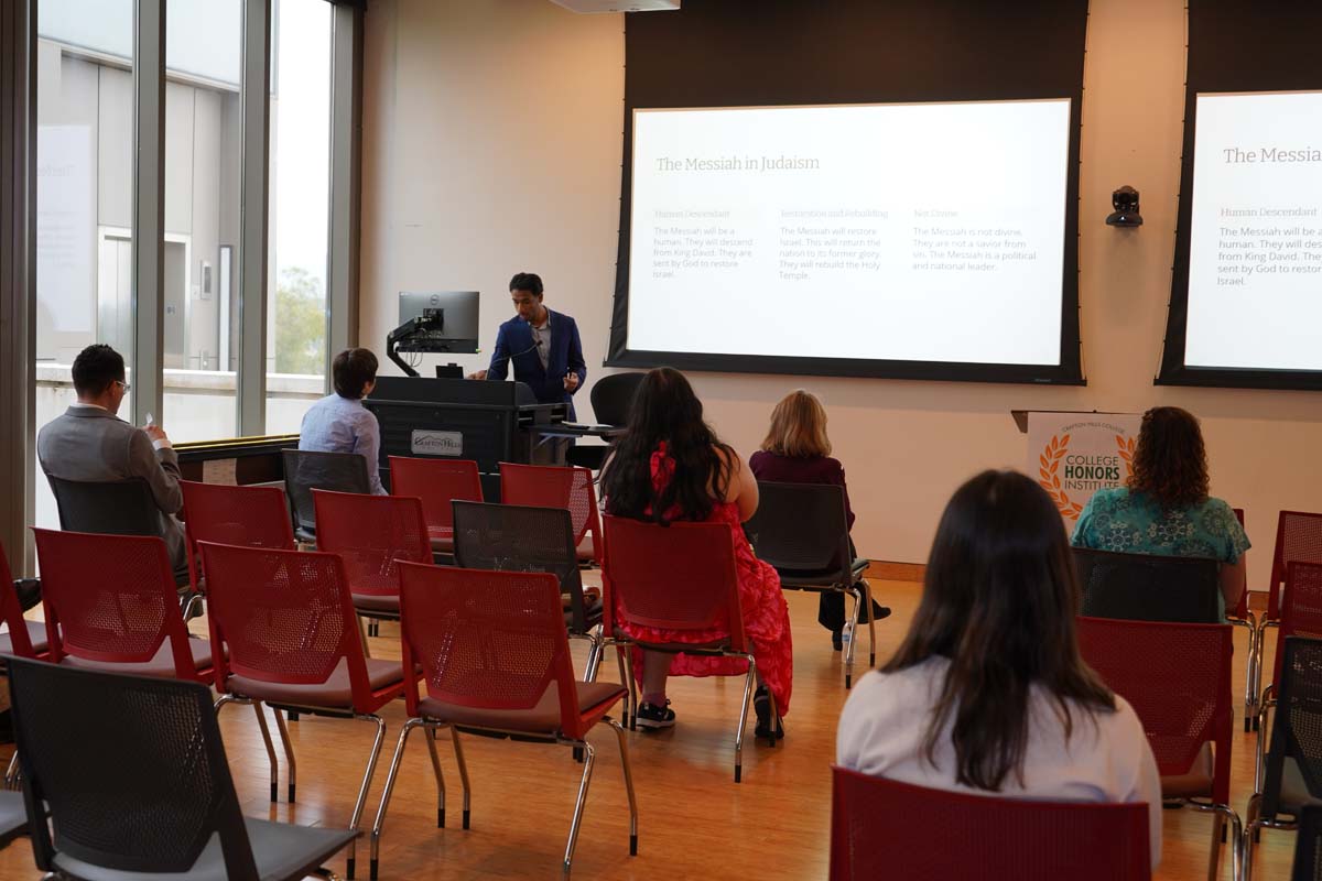 Students present their research at CHC Honors Conference.