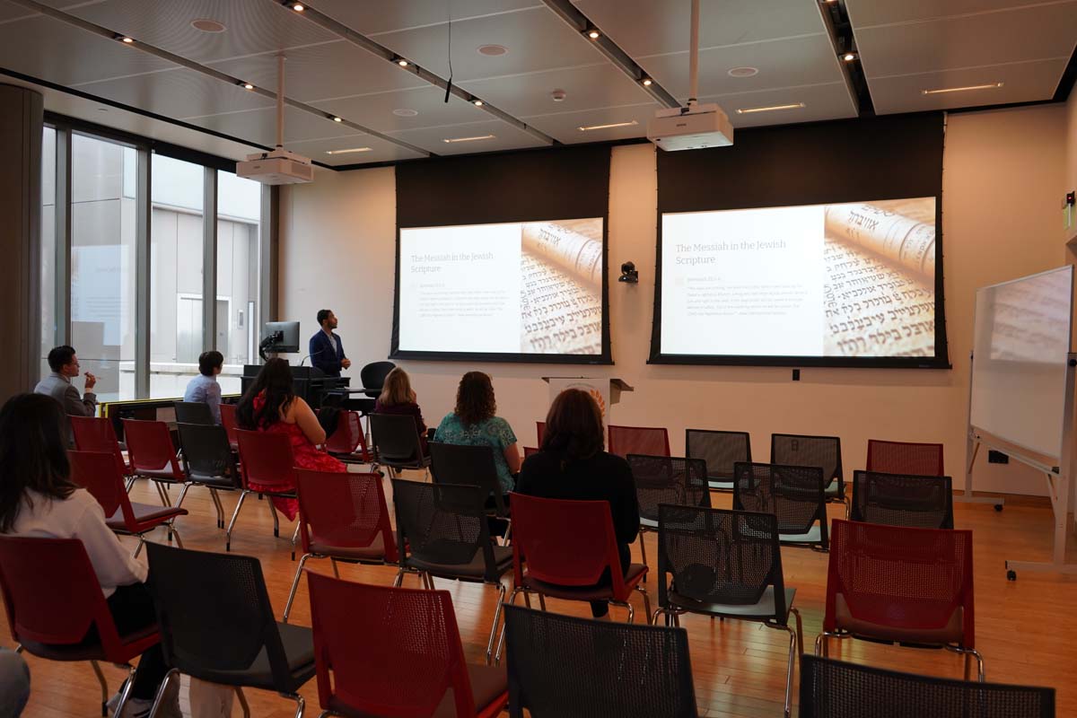 Students present their research at CHC Honors Conference.