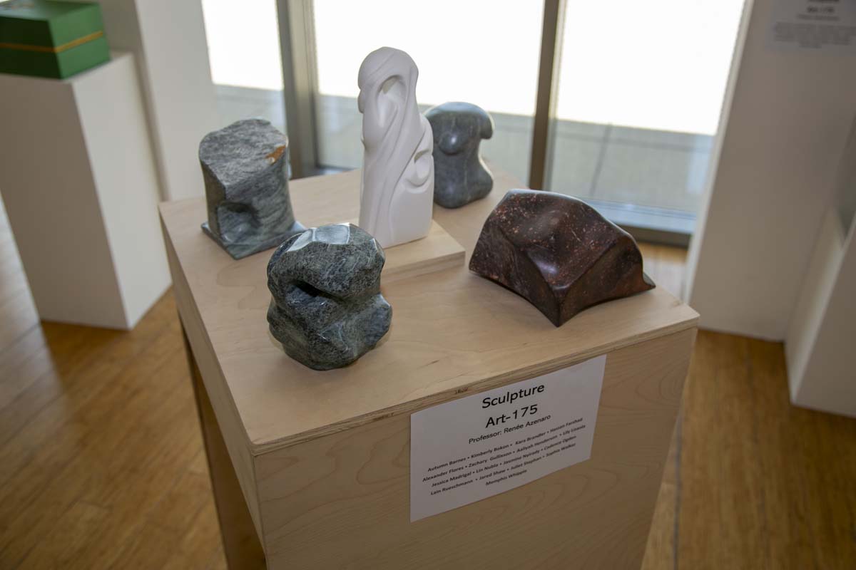 This is a sample image caption.