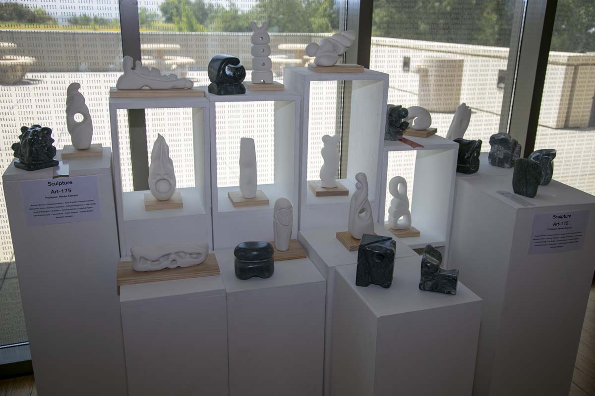 This is a sample image caption.