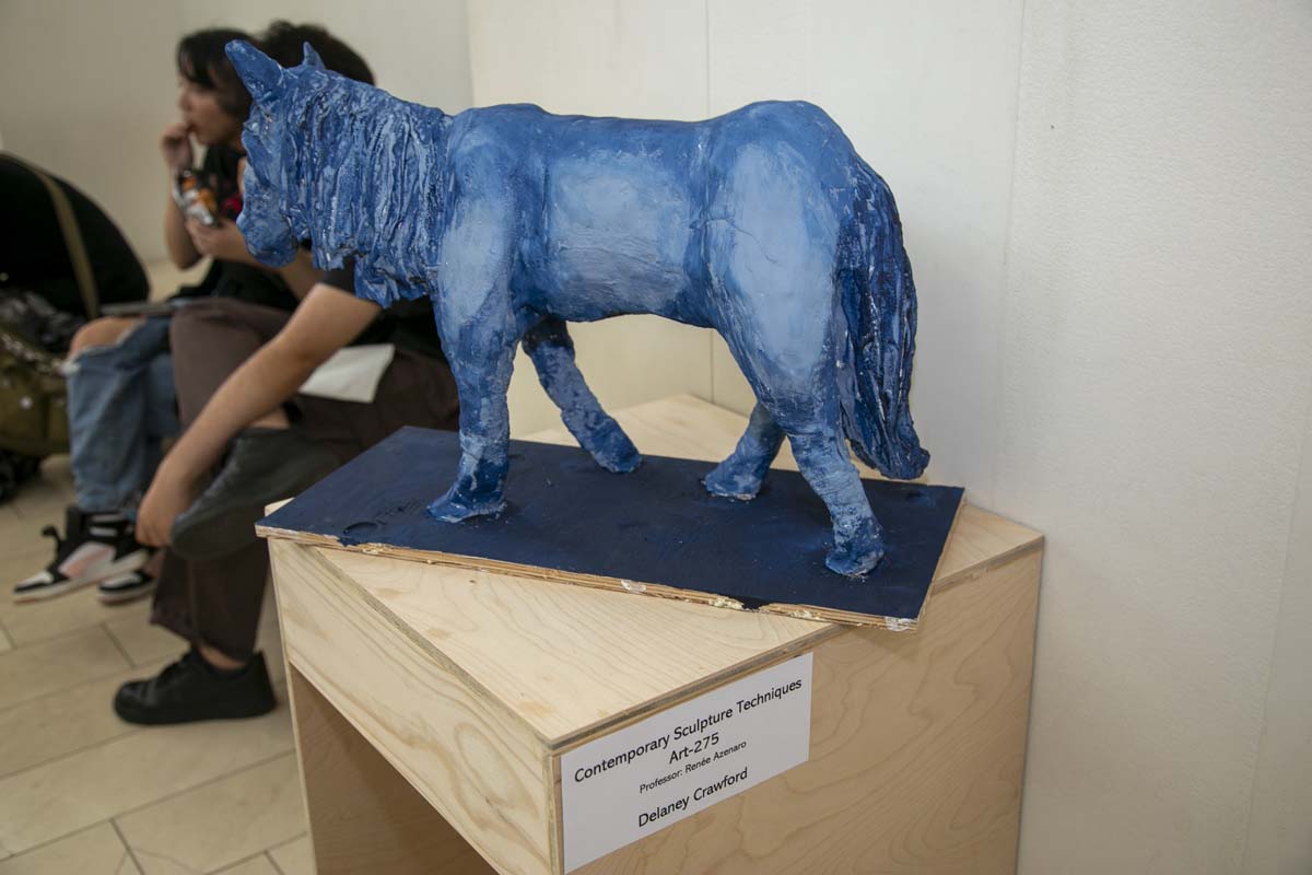 This is a sample image caption.