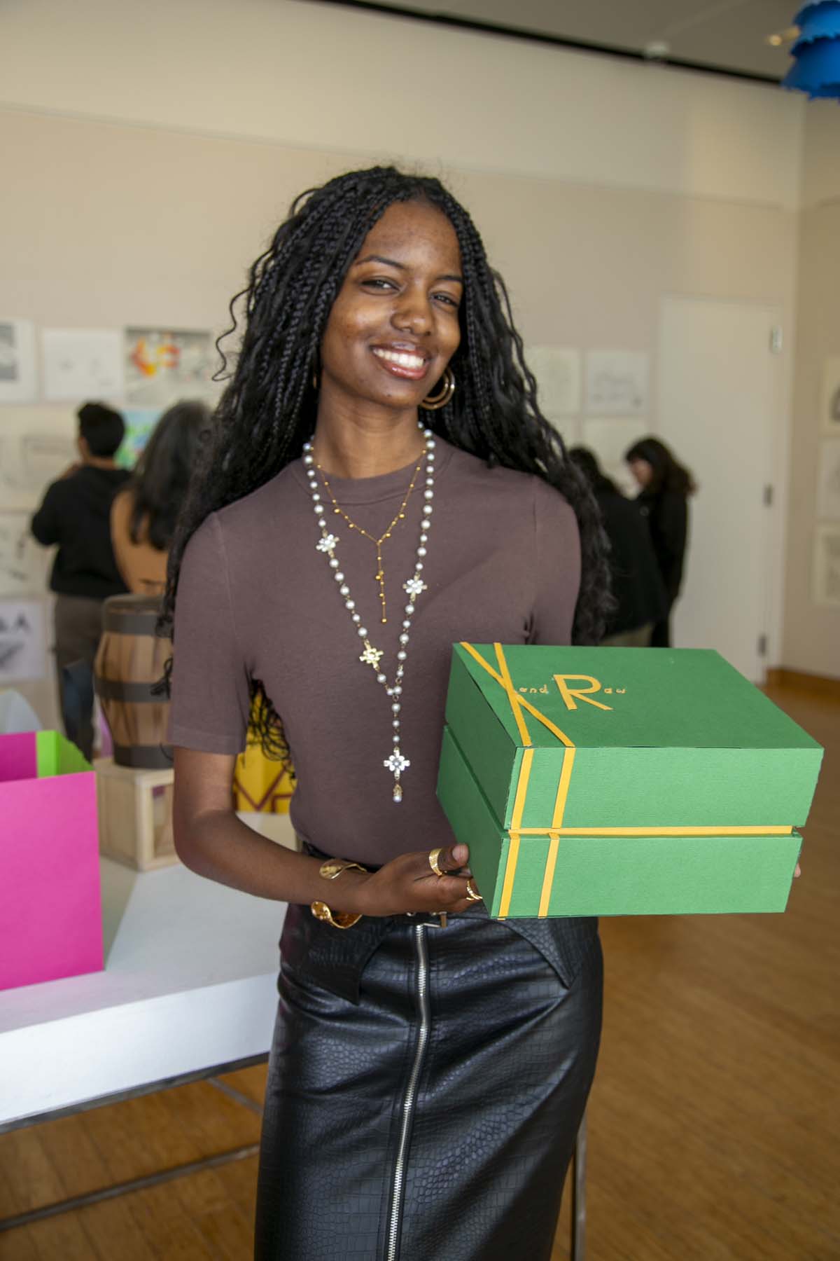 This is a sample image caption.