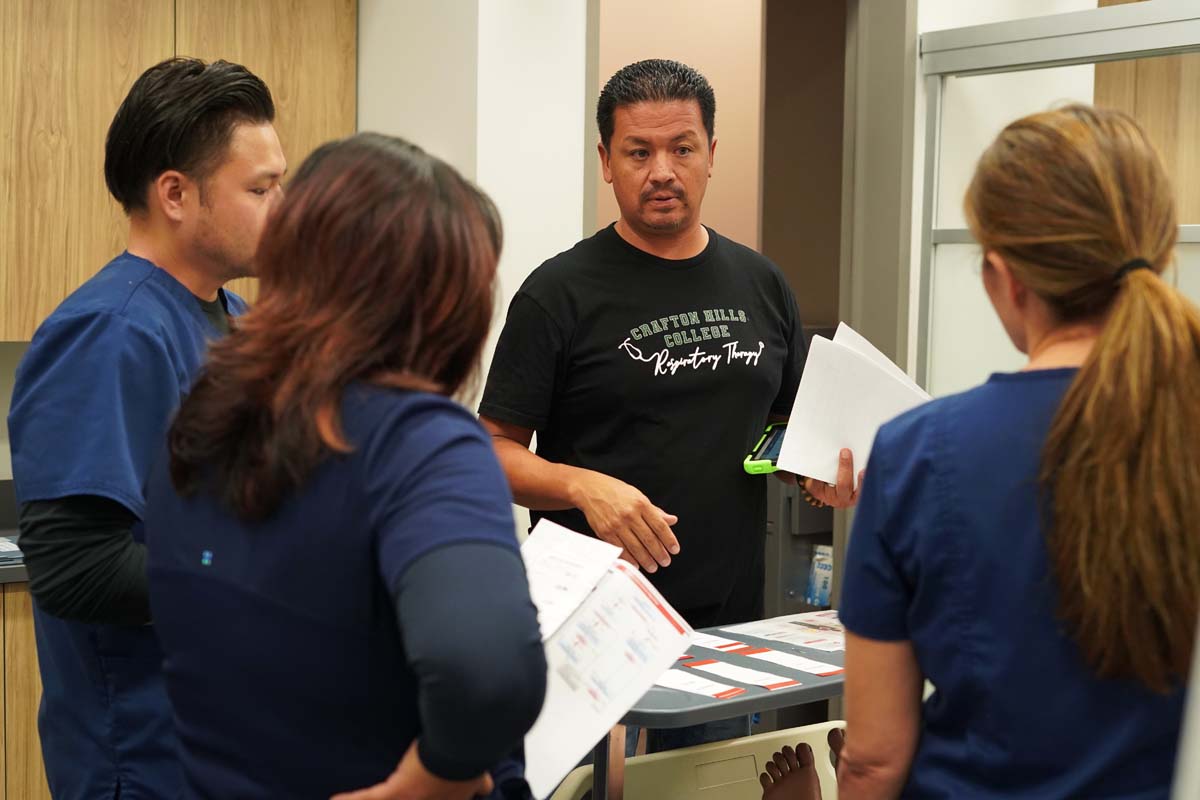 Paramedics with CPR Dummy