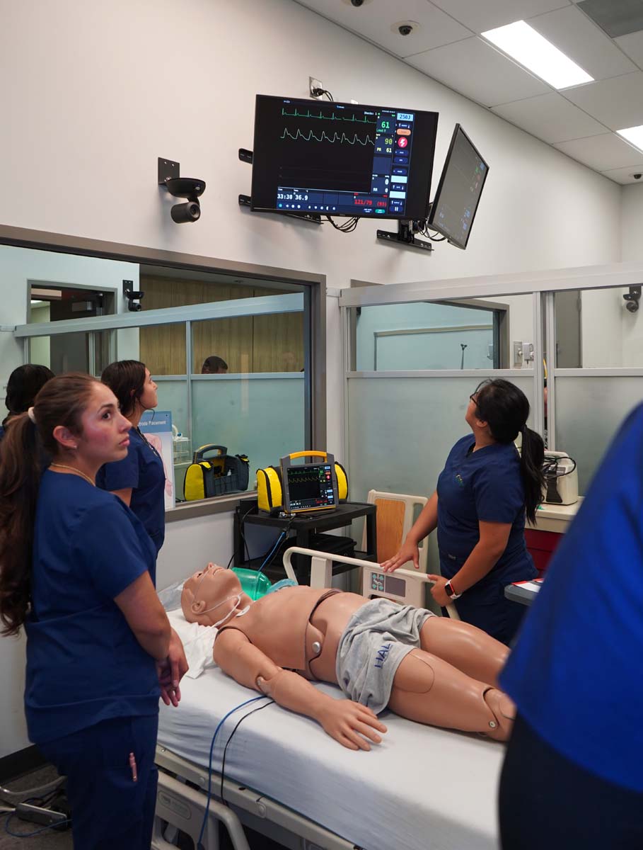 Paramedics with CPR Dummy