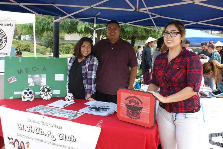 Students at Club Rush event