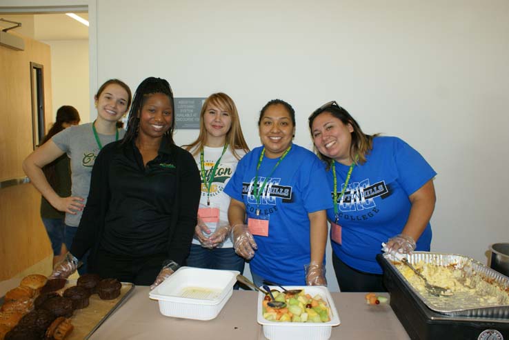 Students at the Grad Breakfast