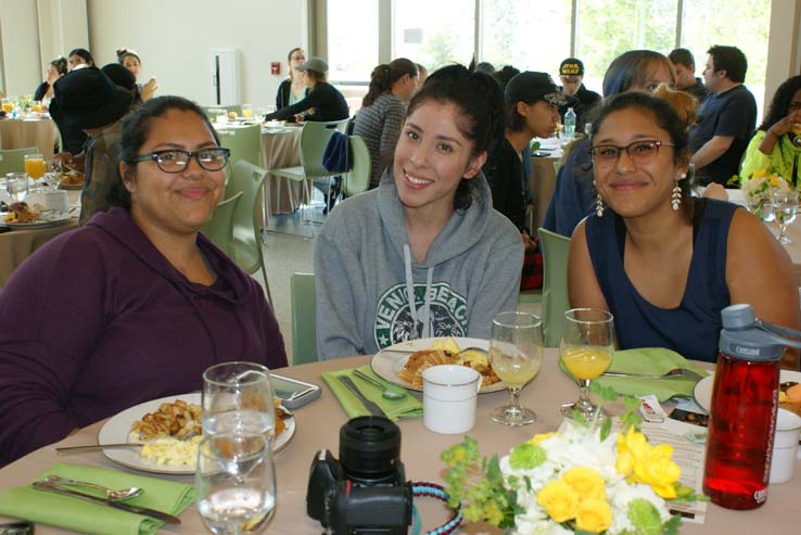 Students at the Grad Breakfast