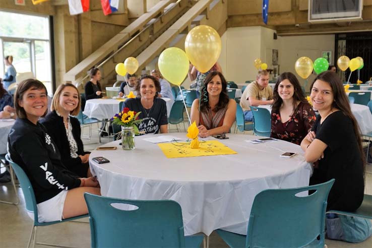 People enjoying the College Honors Institute Luncheon