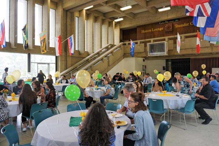 People enjoying the College Honors Institute Luncheon