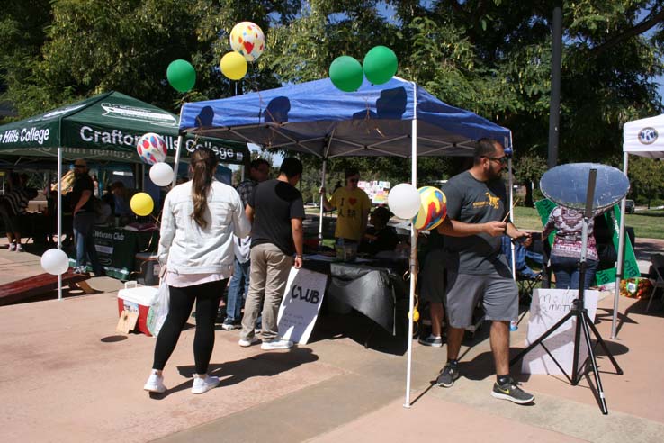 Students enjoying Club Rush.