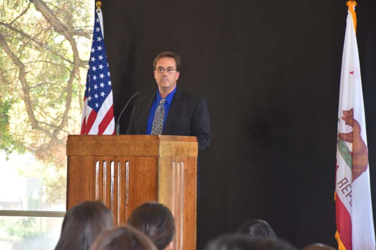 Students and faculty attend the spring Tea with the Deans event.