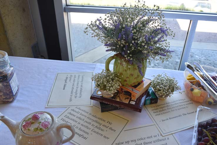 Students and faculty attend the spring Tea with the Deans event.