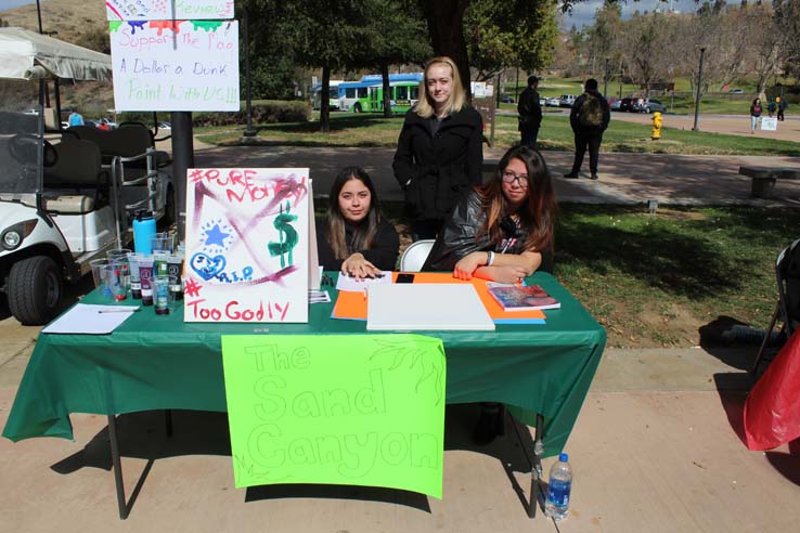 Students enjoying Club Rush