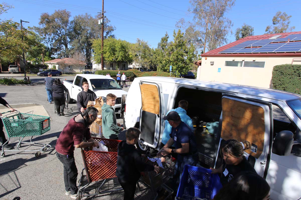 People at the food drive