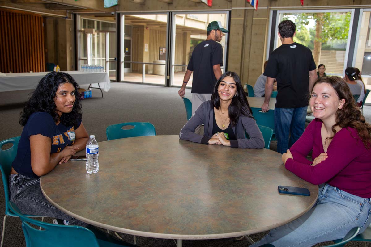 People at the Honors Meet and Greet