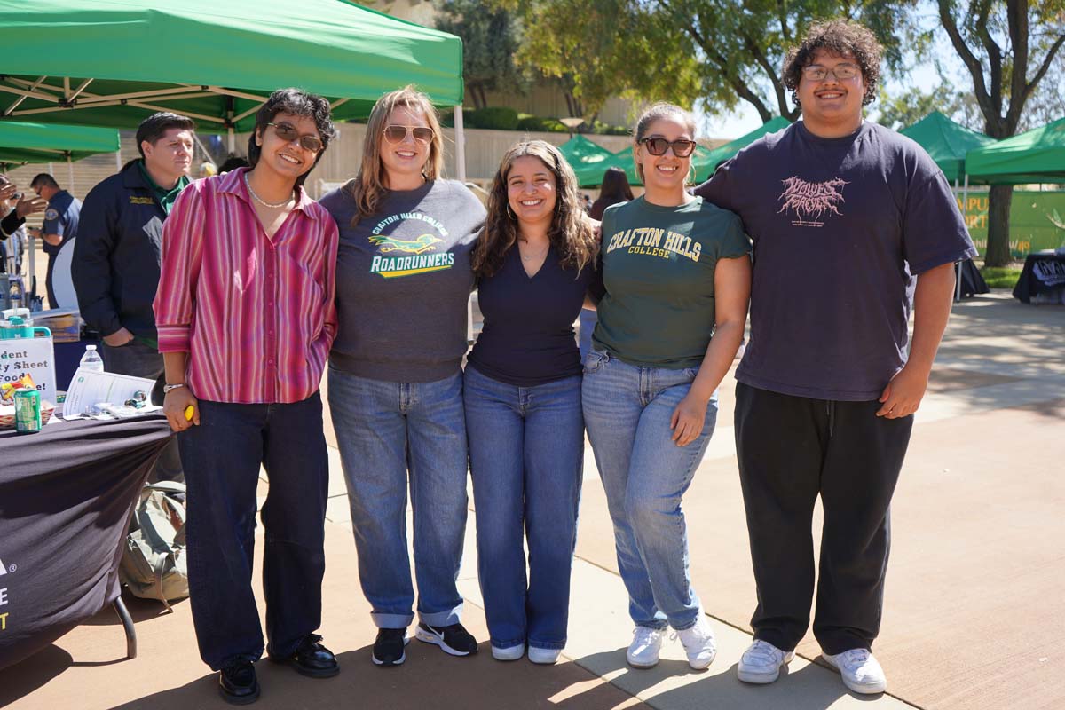 MESA students at the STEM Career and Transfer Fair