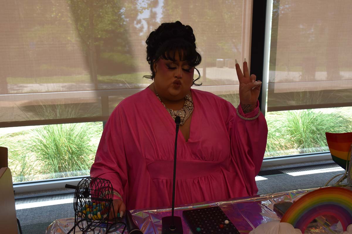 Wall decor that says bingo