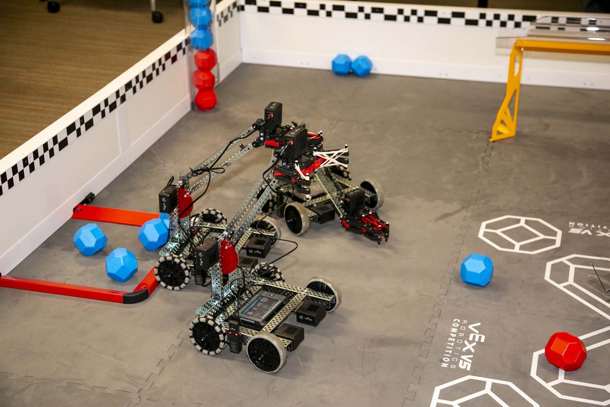 All of the robotos in the arena