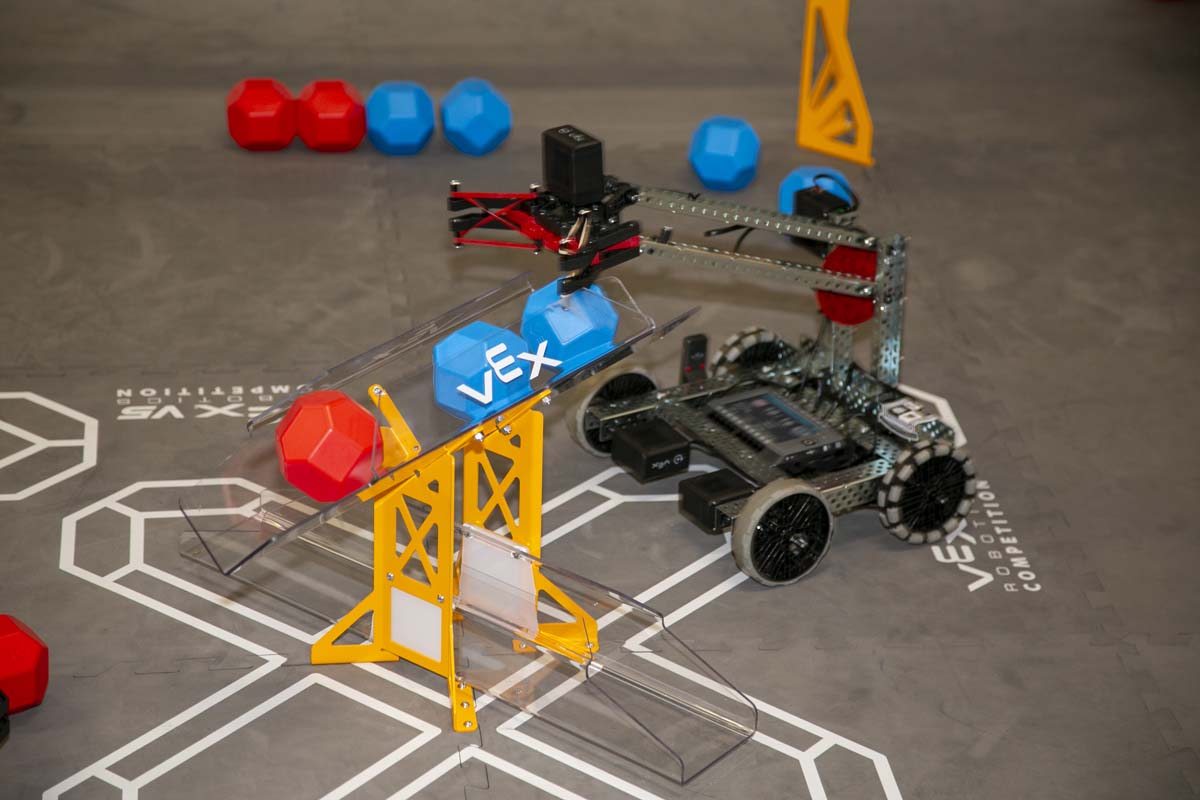 One roboto performing a task