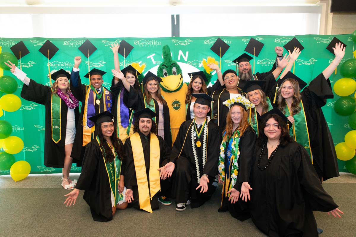 Large group of grad with Ryker