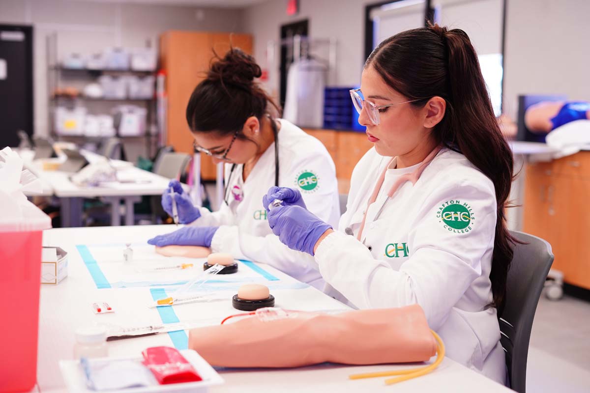 LVN Students Doing Lab Work