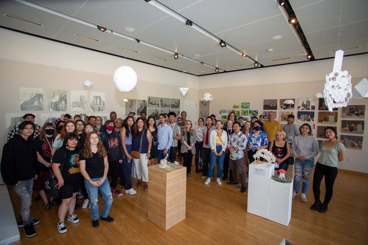  CHC Art Students in Gallery