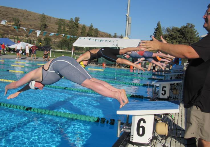 Paralympic swimmers diving