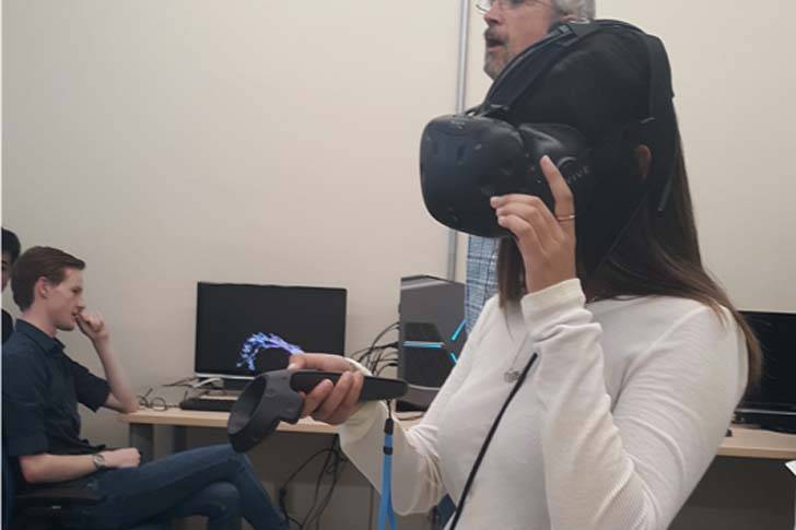 A student experiencing VR.
